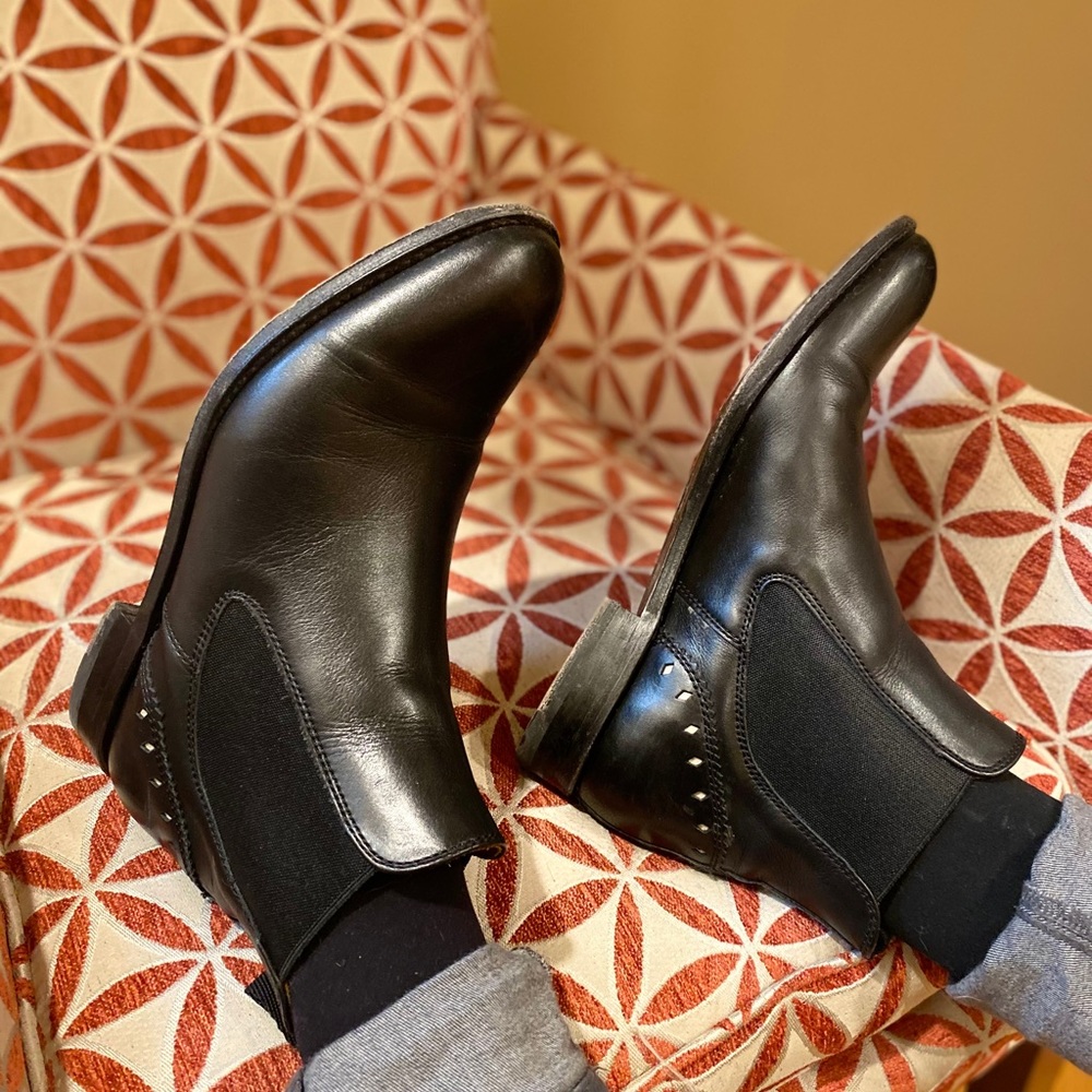 Black Ariat Chelsea Boots